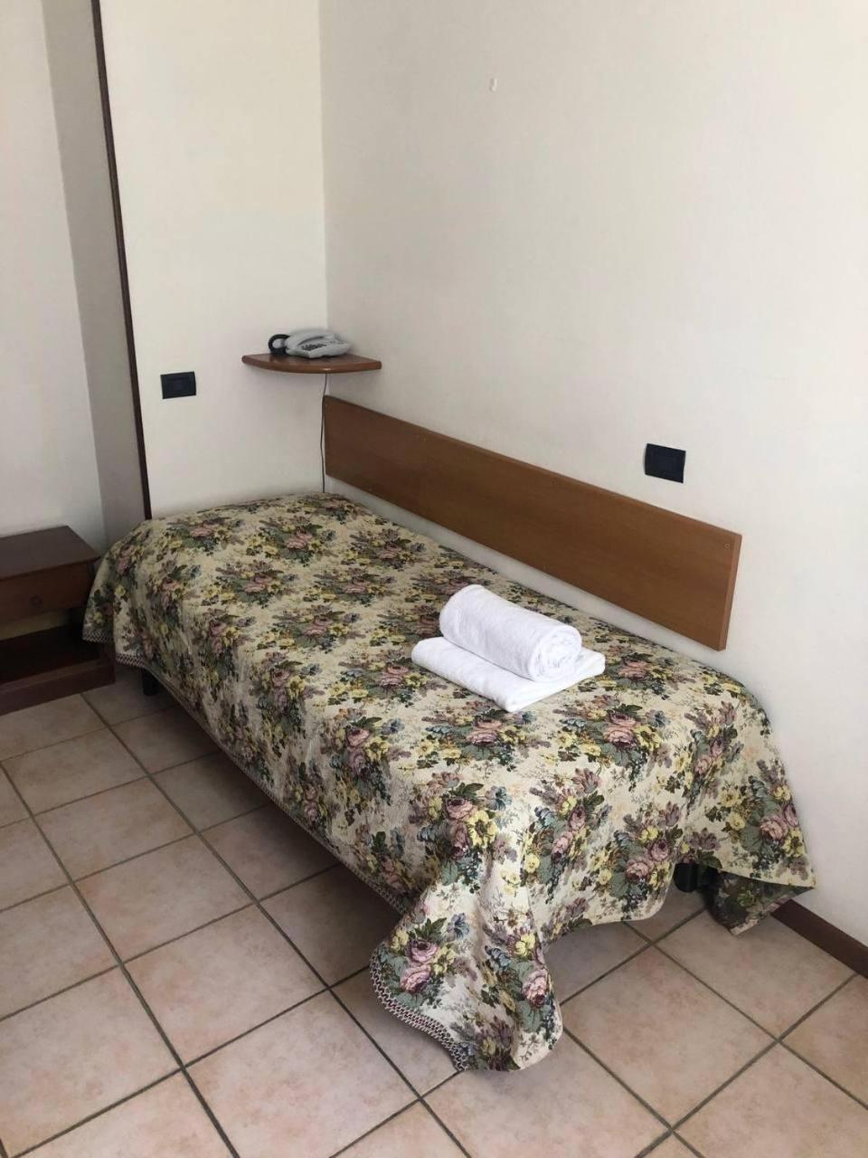Be Me Hotel Helvetia Tabiano Terme 外观 照片