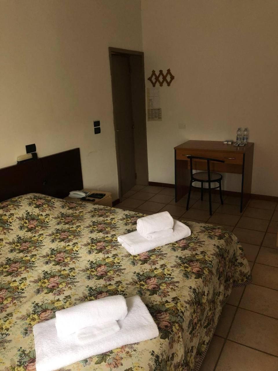 Be Me Hotel Helvetia Tabiano Terme 外观 照片