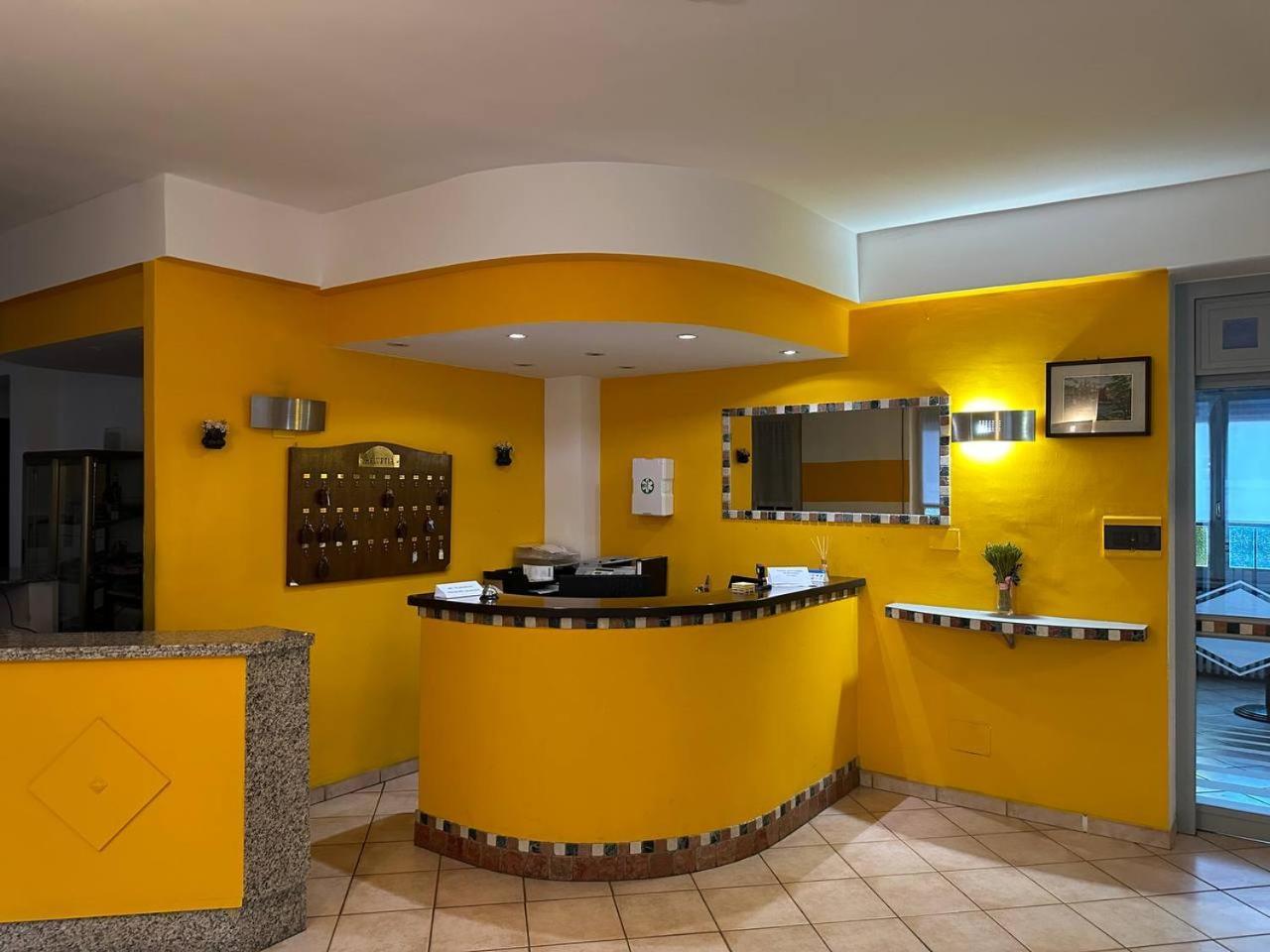 Be Me Hotel Helvetia Tabiano Terme 外观 照片